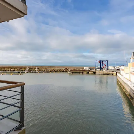 Appartement Blue Bay-4 By Interhome